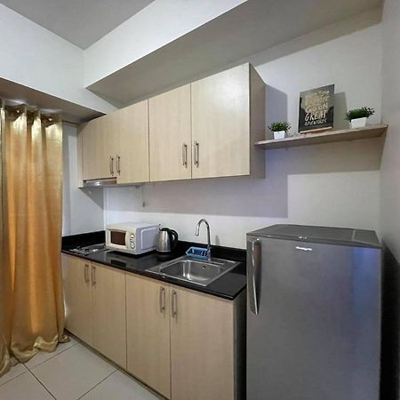 Condo at Wind Residences Tagaytay City Esterno foto