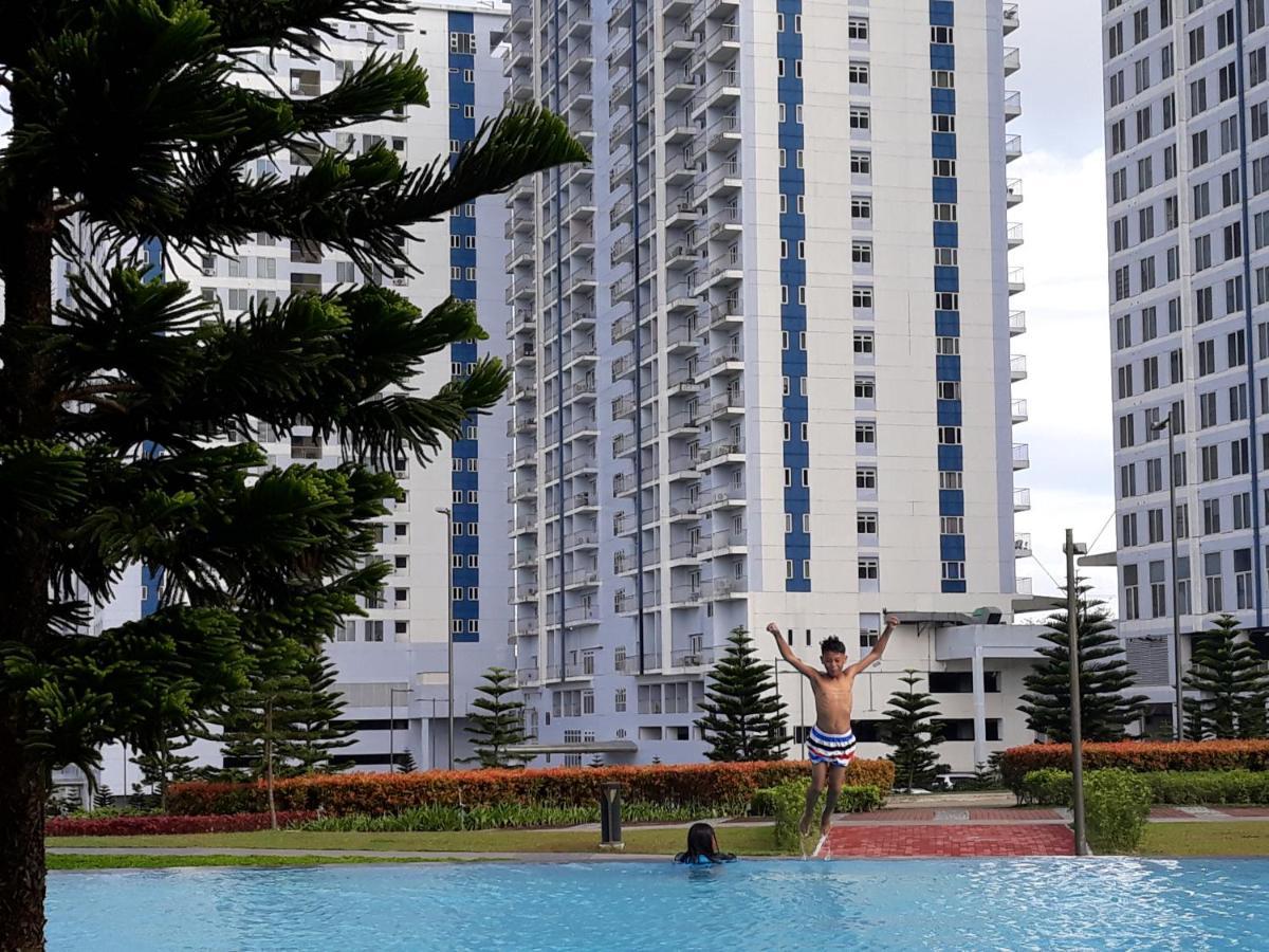 Condo at Wind Residences Tagaytay City Esterno foto