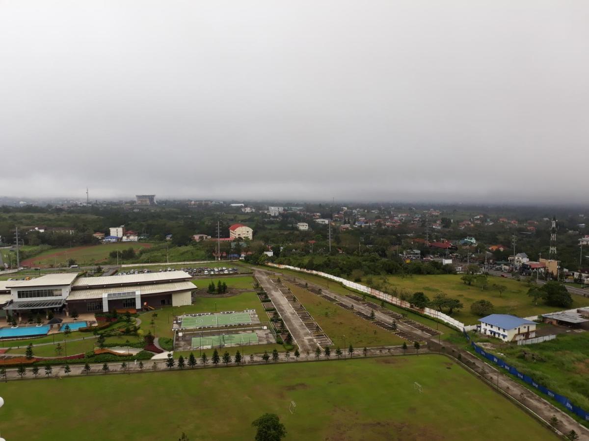 Condo at Wind Residences Tagaytay City Esterno foto