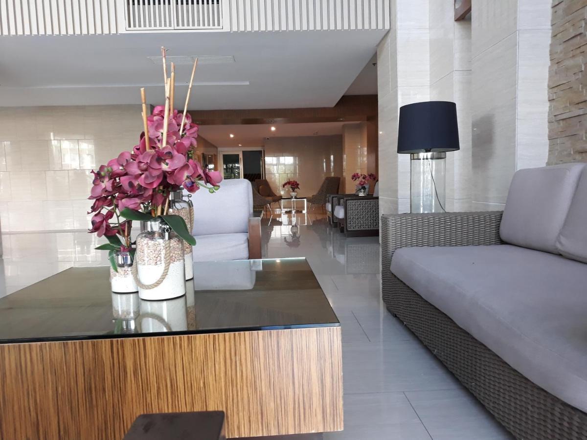 Condo at Wind Residences Tagaytay City Esterno foto