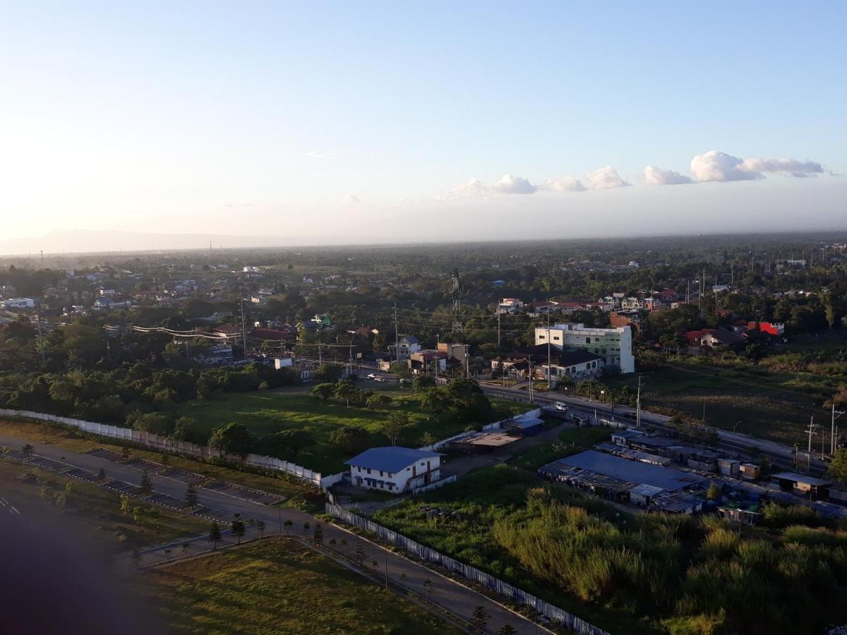 Condo at Wind Residences Tagaytay City Esterno foto