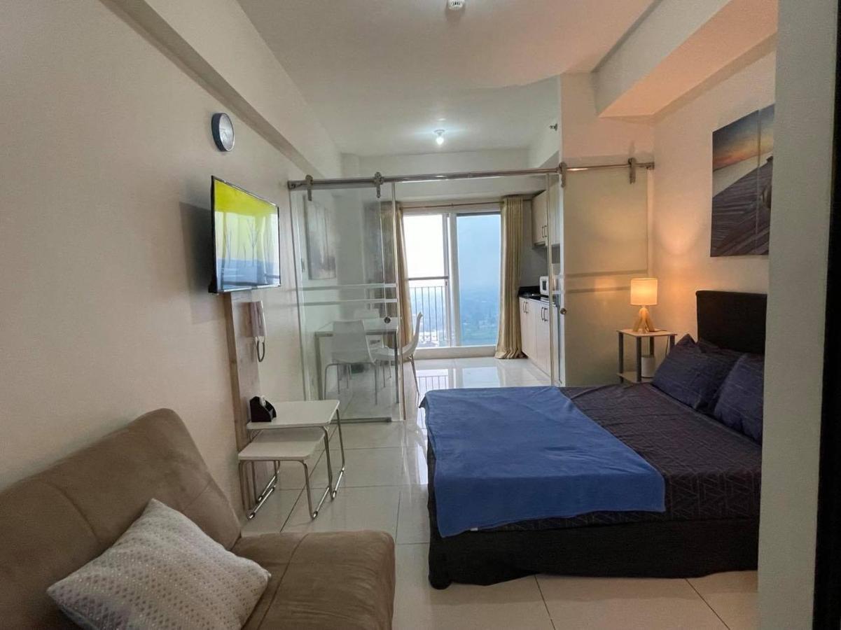 Condo at Wind Residences Tagaytay City Esterno foto